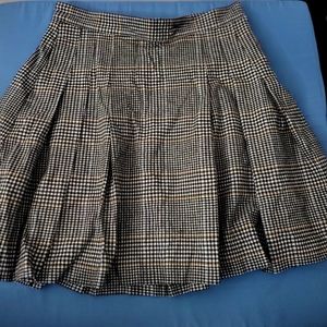 Free Assembly Pleated Skirt Size 2